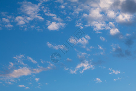 泰国白天的美丽蓝蓝色天空和云彩 建筑 高的 旅行图片