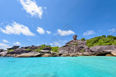 泰国西米兰群岛的岩石符号 亚洲 游客 海洋 天高清图片