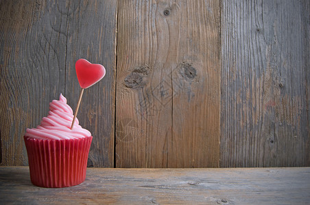 带糖果心的粉红蛋糕 甜点 菜单 庆祝 爱 空白的 复古的背景图片