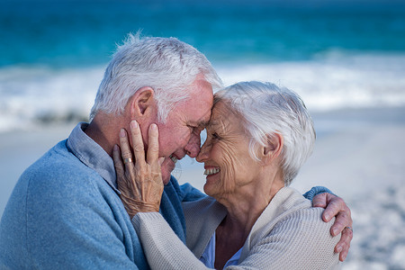 老年夫妇兼同居 女性 流金岁月 感情 海 海洋背景图片