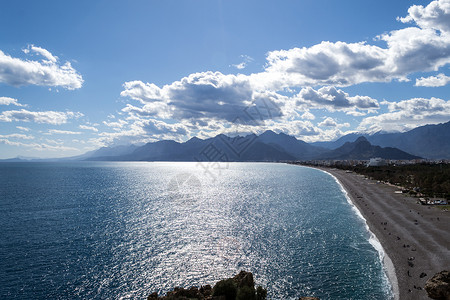 金牛座三连三 地中海沿岸的山脉背景