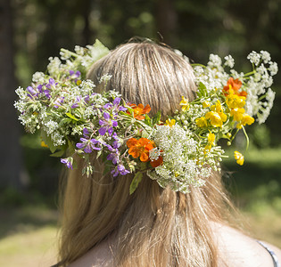 瑞典中夏 头饰传统 假期 制作 女孩 头发背景图片