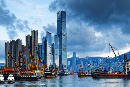 有货船的香港港 天际线 天空 水 建筑 国际商务中心 旅游 商业背景
