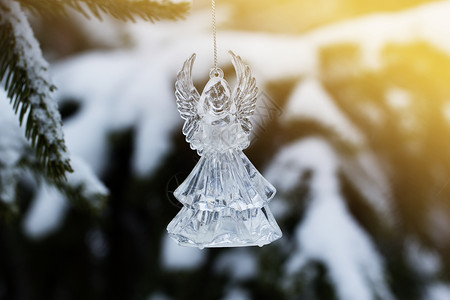 有雪和天使玩具的圣诞树 装饰品 庆祝活动 假期背景图片