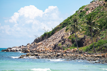 江崖海水南杜岛 爬坡道 夏天 蓝天 山 美丽的 清水 热带 反射 天空背景