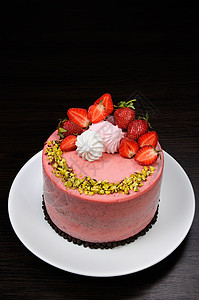 夹层奶油蛋糕草莓慕斯蛋糕 覆盖 开心果 宴会 麸质 摩丝 饼干 果仁蛋糕背景