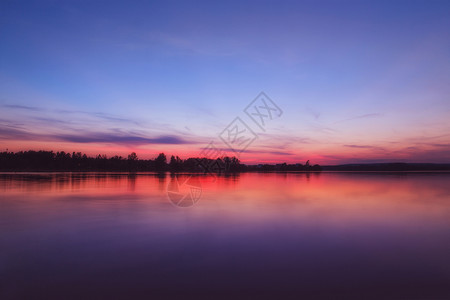 瓦克斯水湖晚上日出高清图片