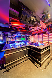 夜夜俱乐部 房间 反射 派对 紫色 夜店 奢华 地面 桌子图片