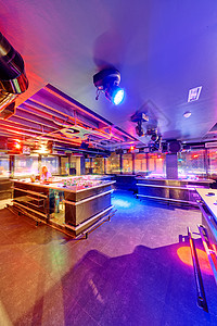夜夜俱乐部 夜店 紫色 喝 桌子 干净的图片
