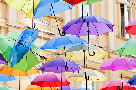 彩色雨伞 镇 紫色 遮阳棚 阳伞 建筑 欧洲 秋天图片