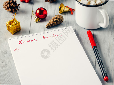 圣诞礼品购物规划清单 杯子 巧克力 预算 棉花糖 桌子背景图片