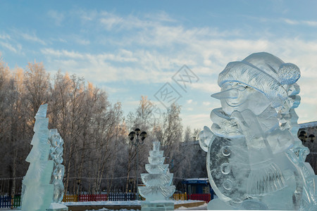 城市中的冰雕 庆祝 纪念馆 展示 马 假期 冰灯 文化背景图片