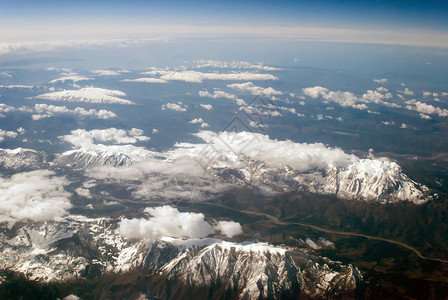 云上方的空中视图 荒野 地平线 天 户外 航班 积云图片
