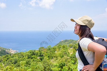 光道观光旅游妇女 山 幸福 高的 云 游客背景