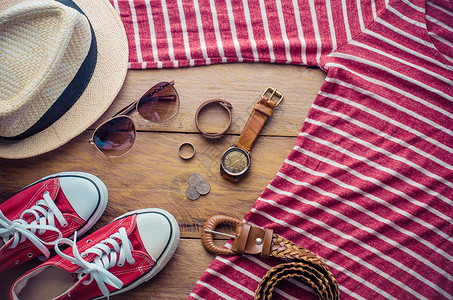 旅行必备服饰 现代的 帽子 鞋 太阳镜 手表 夏天背景图片