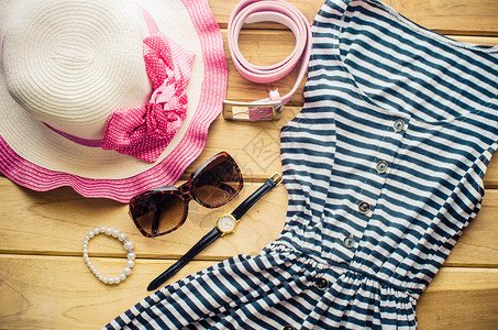 女式夏季旅行服装配饰服饰 夏天 腰带 裙子 假期背景图片
