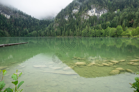 奥地利美丽的湖泊 奥地利的格莱因克西 公园背景图片