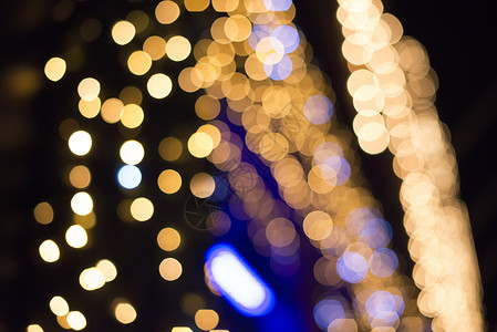 购物中心的圣诞灯饰 假期 派对 黄色的 黑色的 庆典 金子背景图片