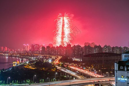 2019年5月4日韩国南韩 日落 花 庆祝 假期背景图片
