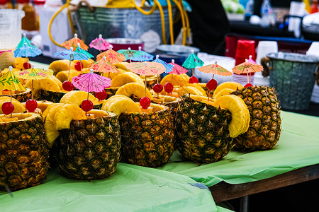 菠萝伞热带菠萝饮料背景