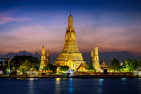 泰国曼谷黄昏的Watrun寺庙 全景 文化 美丽高清图片