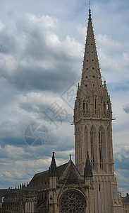 从法国Caen天主教大教堂高处的堡垒 历史的高清图片