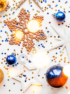 圣诞节和新年背景 装饰 闪亮的星星 雪花背景图片