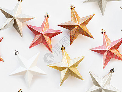 无缝模式 与装饰星的新年背景 圣诞树的五颜六色的装饰品 假期背景图片