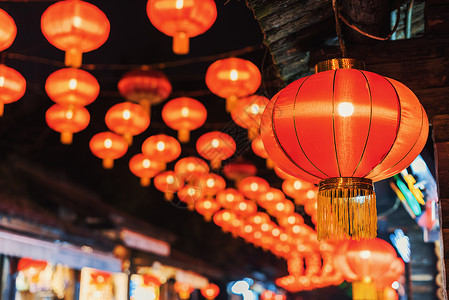 中国新年的白化红中国灯笼挂在中国 快乐的 庆祝背景图片