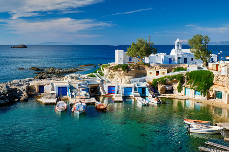 希腊米洛斯岛曼德拉基亚村 假期 渔村 地中海 村庄高清图片