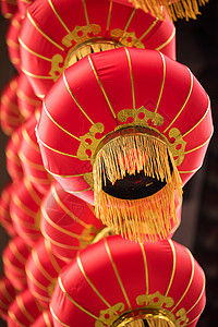 挂着红中国灯笼 纸 艺术 低角度视图 庆典 新年 中国元宵节背景图片