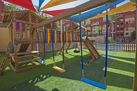 儿童户外玩耍和摇摆 公园 儿童游乐区 儿童游乐场 酒店 木制的图片