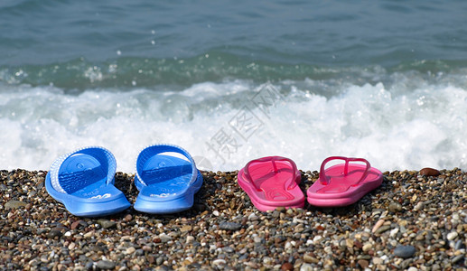 沙滩凉鞋 海 海滨 春天 水 旅游背景图片