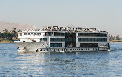 尼罗河游轮尼罗河上大河游轮 旅游的 埃及 水 天空 船背景