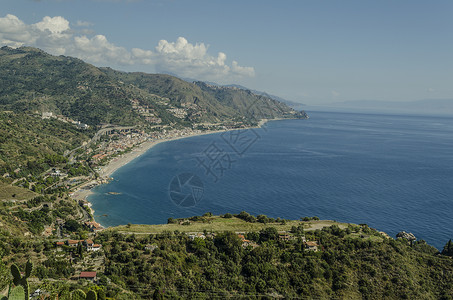 地中海海岸 位于Taormina西西西里城顶端图片
