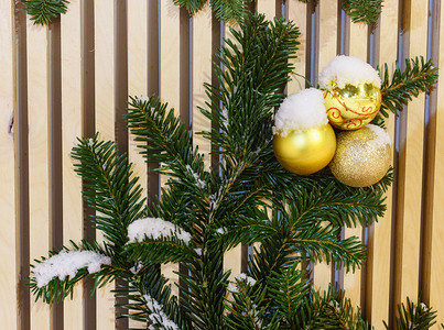 圣诞节装饰 季节 冬天 装饰风格 礼物 星星 松树 球背景图片