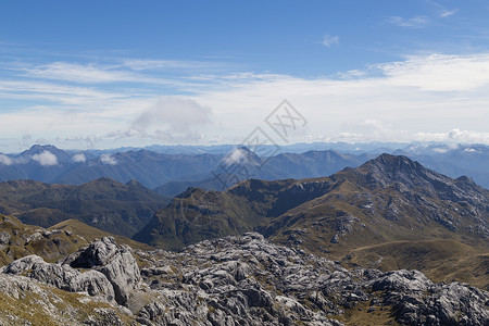 岩溶地形卡胡朗吉国家公园的欧文山 北方 踩踏 户外背景