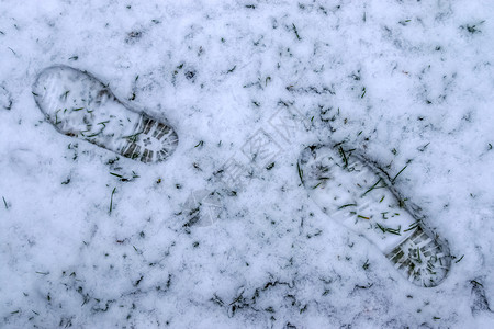 冬季新白雪中男鞋的足迹 打印 冬天 鞋类 天气图片