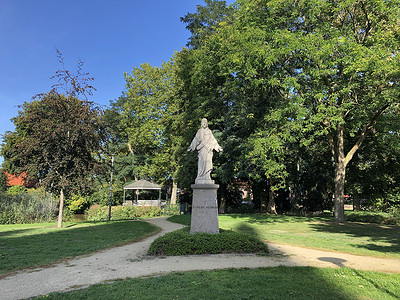荷兰Zieuwent的雕像背景图片