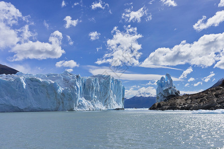 巴塔尔蓝冰川 湖景图 阿根廷巴塔哥尼亚 南美洲 云 地标背景