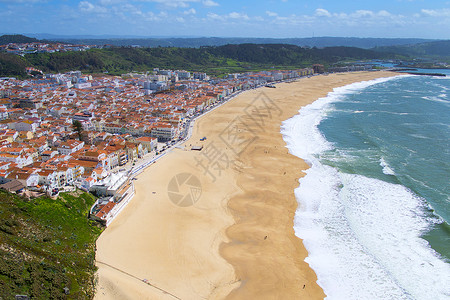 葡萄牙拿撒雷纳萨雷海滩之景背景图片