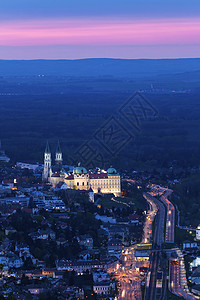 克洛斯特内斯堡修道院 日落 天线 地标 城市高清图片