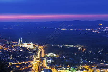 克洛斯特新堡首都发光的高清图片