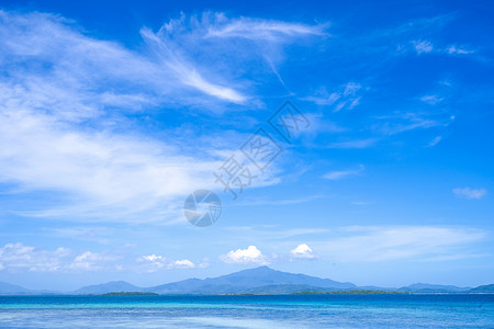 淡蓝天背景 度假和海上旅行概念 复制空间隔离的美丽海景 天堂 海岸图片