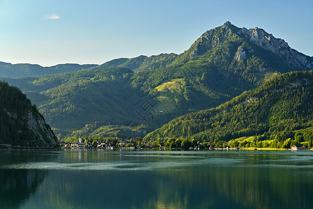 美丽的风景 夏天有湖泊和山地 自然背景多彩 沃尔夫冈湖在奥地利掌声中 农村 欧罗巴背景