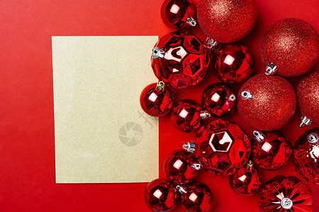 白页的红圣诞节胸罩假冒贺卡 假期 喜庆的 纸 红色的背景图片