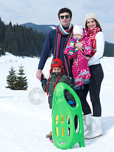 冬冬冬季家庭 健康 冬天 运动 快乐的 孩子 季节背景图片