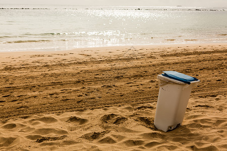 沙滩垃圾桶 垃圾桶图片