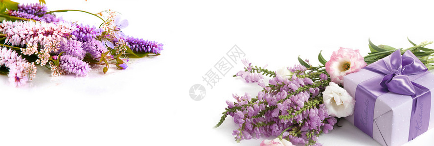 礼盒鲜花花卉简约背景设计图片