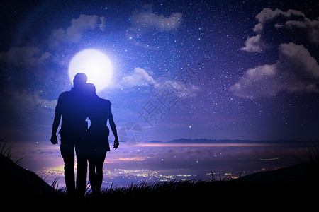 情侣在散步月光情侣设计图片